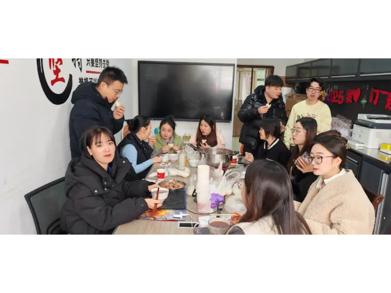 Tradičné zvyky Laba nažive v Maotongu