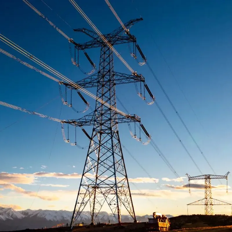 Mriežková oceľová veža s napätím 500 kV